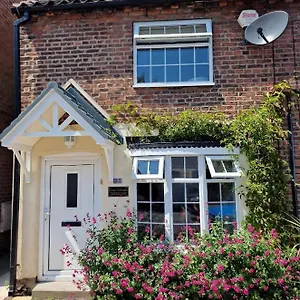 cosy-cottage-central-2-bedroom-high-end-furnishings.yorkshirehotels.net/