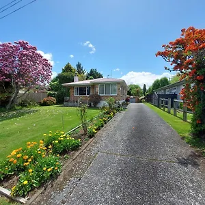 3-bedroom-home-by-the-reserve.rotoruahotelsnz.com/